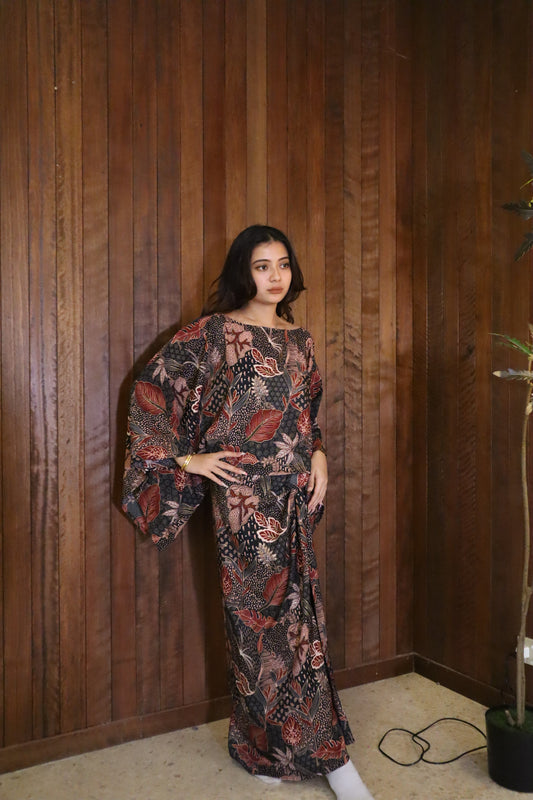 Seroja Sarong in Red