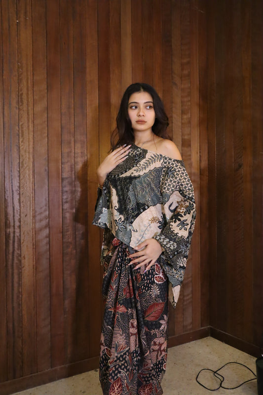 Seroja Sarong in Beige